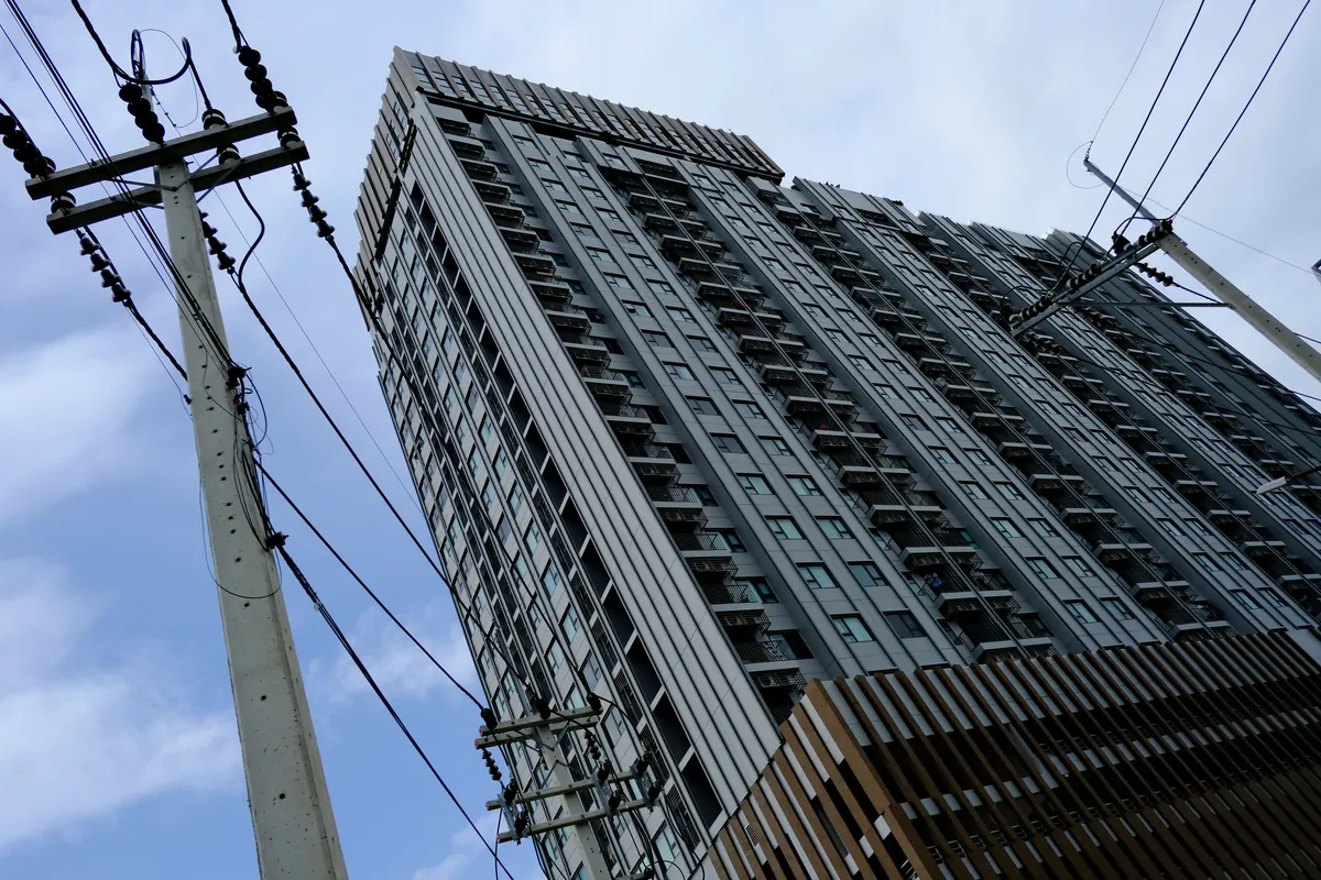Torre residencial moderna — foto ilustrativa