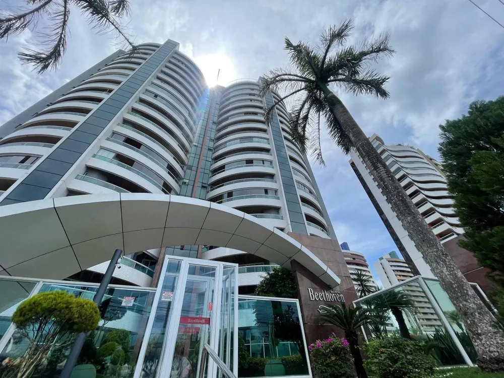 Fachada de prédio residencial em Adrianópolis, Manaus, foto livre