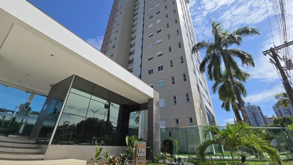 Prédio residencial em condomínio fechado, foto livre