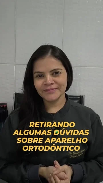 Dentista da Odonto SF tirando dúvidas sobre aparelho